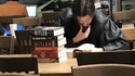 Pendant ce temps, à la bibliothèque