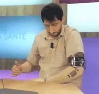 Prothèse qui a une panne malencontreuse