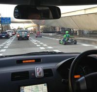 Pendant ce temps, quelque part sur une route