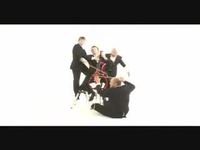 4 hommes, 1 violoncelle