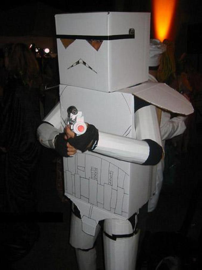 Un Stormtrooper trop pauvre pour avoir un vrai uniforme.