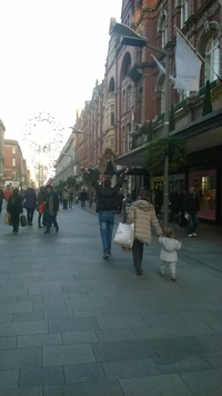 Pendant ce temps, en Irlande...