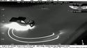 Burn d'une voiture filmé de nuit avec une caméra infrarouge