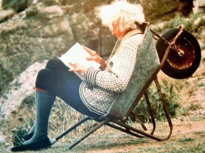 Une brouettte confortable pour lire en pleine nature.