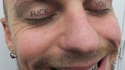 Un homme cligne en moyenne 28 000 fois des yeux chaque jour