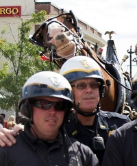 3 rosses posent pour la photo...