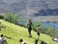 L’homme qui dansait sur la colline.