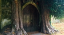 Une inspiration pour les portes de la Moria ?