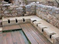 Toilette publique sous l’empire romain 