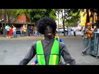 Marionnettiste de rue Mexicain