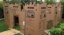 Un papa ingénieux qui construit un château-fort...