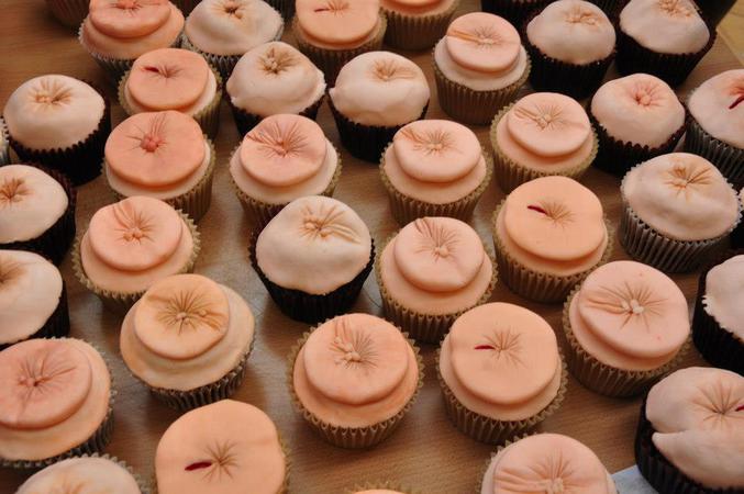 Cupcake-anus : Le cupcakes qui t'en bouche un coin! Vous êtes plus verrue ou fissure?