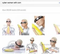 Cyber femme avec du maïs
