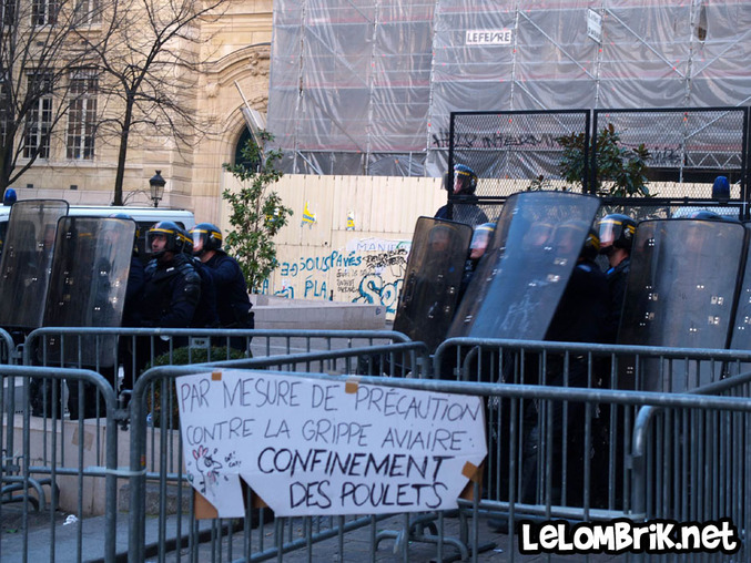 Une pancarte amusante pendant la manifestation anti-cpe.