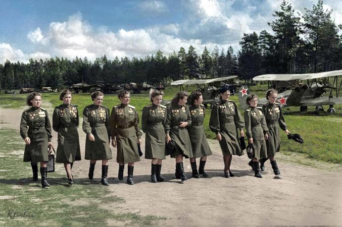 Cette formation russe de bombardiers légers de nuit n'était formée que de femmes et était redoutée des allemands.