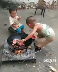 Cuisinier pour le petit frère