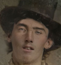 Photo de Billy the Kid affinée avec l'aide d'une "IA" et colorisée