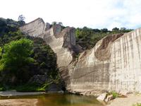 Ce qu'il reste aujourd'hui du barrage de Malpasset (arrière pays de Fréjus)