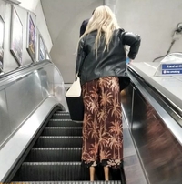 Illusion: 2 jambes de bois, ça ferait quand même beaucoup !