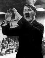 Hitler annonce qu'il a une ouverture... avec Eva peut-être ?