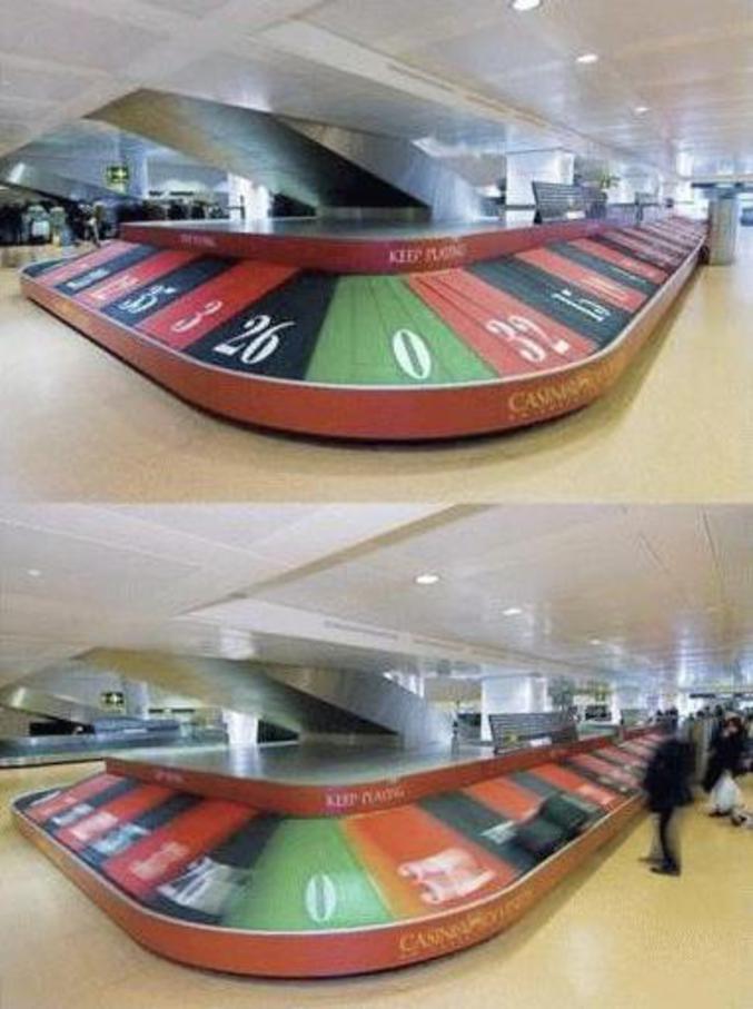 Un tapis à bagages de casino