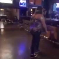 Attends je vais chauffer le type au bar 