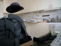 Soit l'homme invisible est parkinsonien, soit... c'est vous qui voyez !