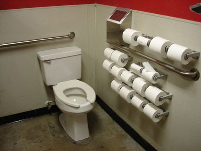 Des toilettes plutôt bien équipées !