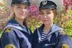Casquettes maousses pour ces femmes de la flotte russe