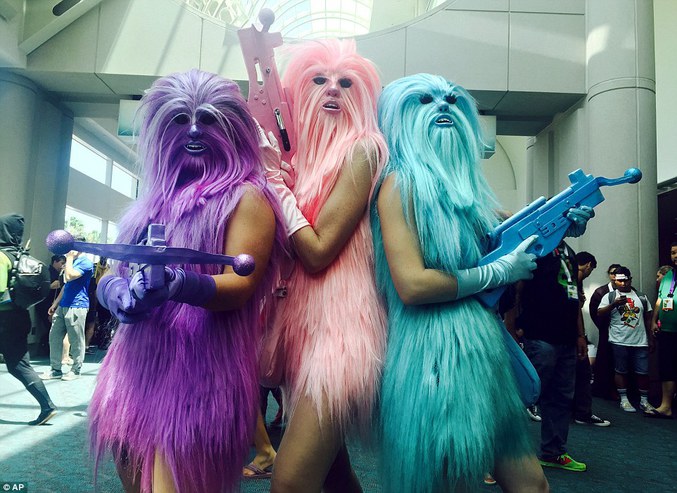 cosplay haut en couleur au Comic-con 2015