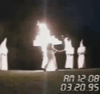 Kan le KKK joue avec le feu