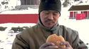 Ils mangent un burger pour la première fois