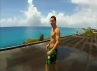 Saut dans la mer