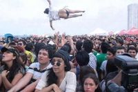 S'amuser dans la foule