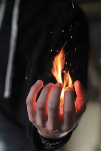 Avoir le feu aux creux de la main
