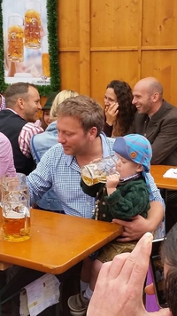 Moi, je suis un grand et je fais comme papa
