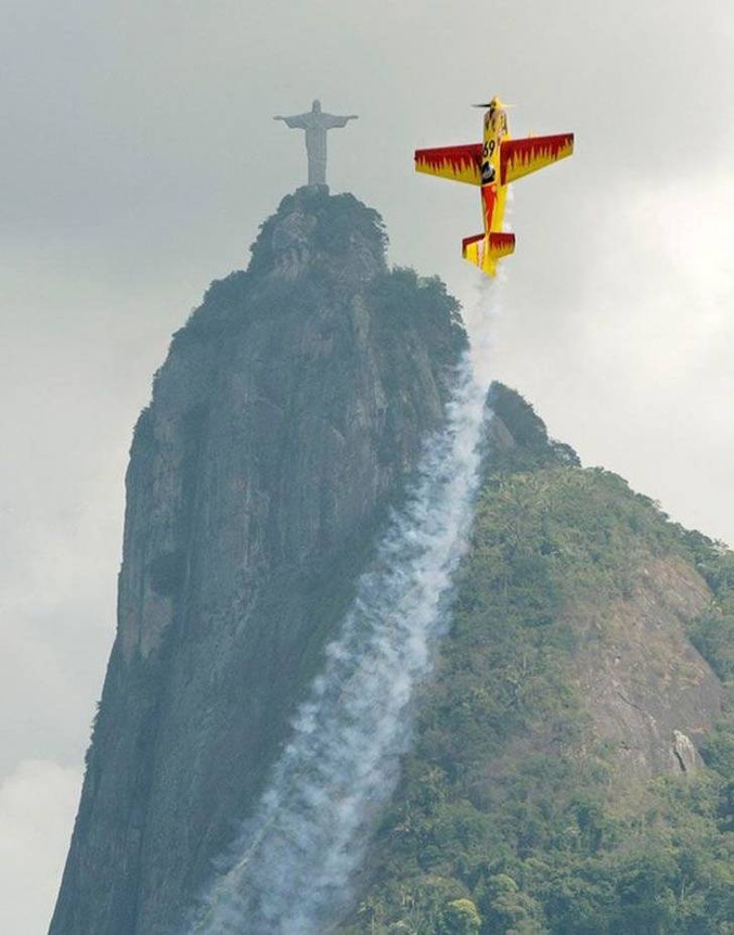 Jésus, arrête de faire le con avec ton avion !