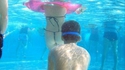 Pendant ce temps, sous l'eau