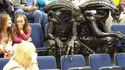 Aliens en public