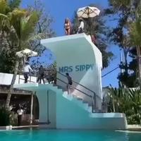 Une candidate au podium