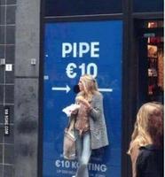 S’adosser sans regarder . 