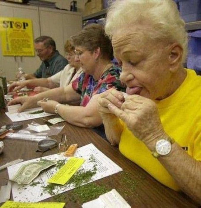 Des cours du soir pour seniors plutôt spéciaux.