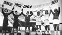 Evolution des uniformes des hôtesses de l'air sur une génération