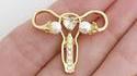 Broche feministe
