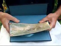 Illusion avec un livre