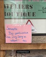 A Marseille, un des libraires a de l'humour