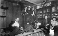 Une fumerie d'opium aux USA en 1925