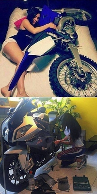 Les filles adorent leurs motos