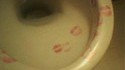 Baisers aux toilettes