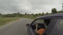 Kan t'as une roue qui taille la route!